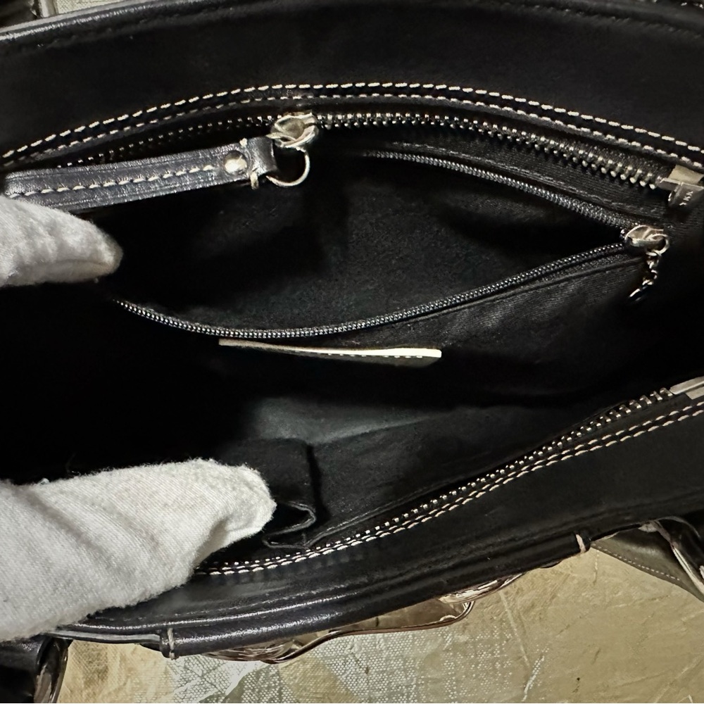 Vintage Y2K Coach tote handbag shoulder bag, Black and Cream Satchel 2009 years - Picture 13 of 17